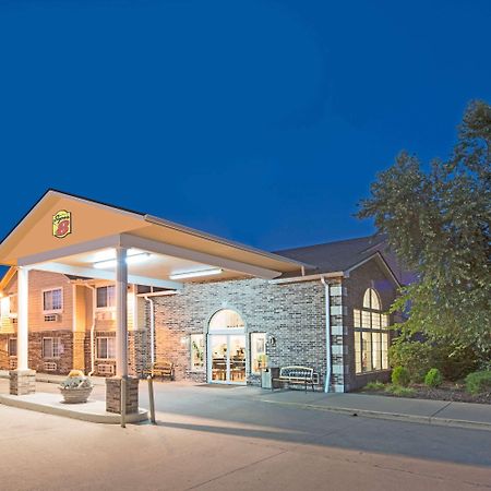 Super 8 By Wyndham Richmond Hotel Buitenkant foto