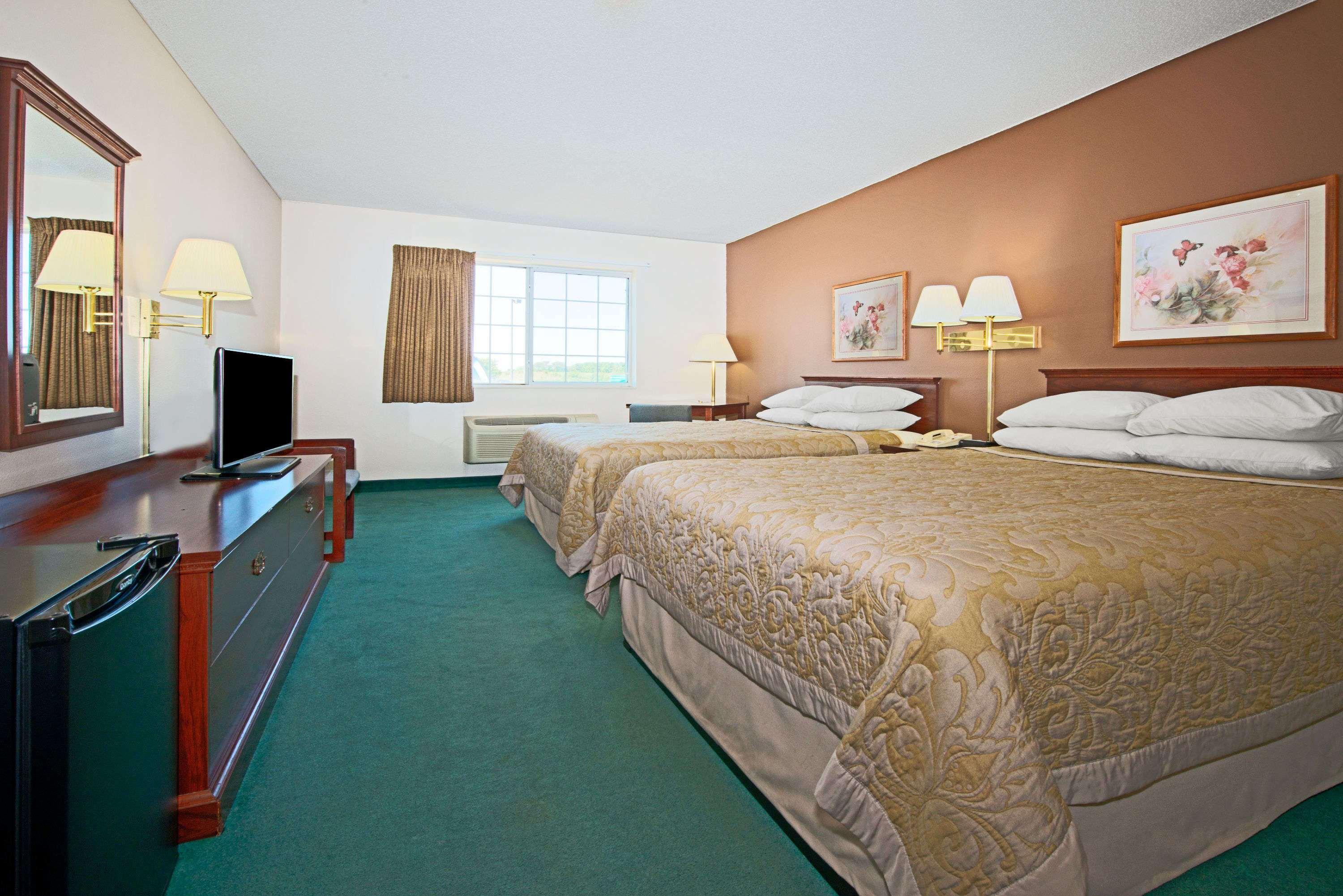 Super 8 By Wyndham Richmond Hotel Buitenkant foto