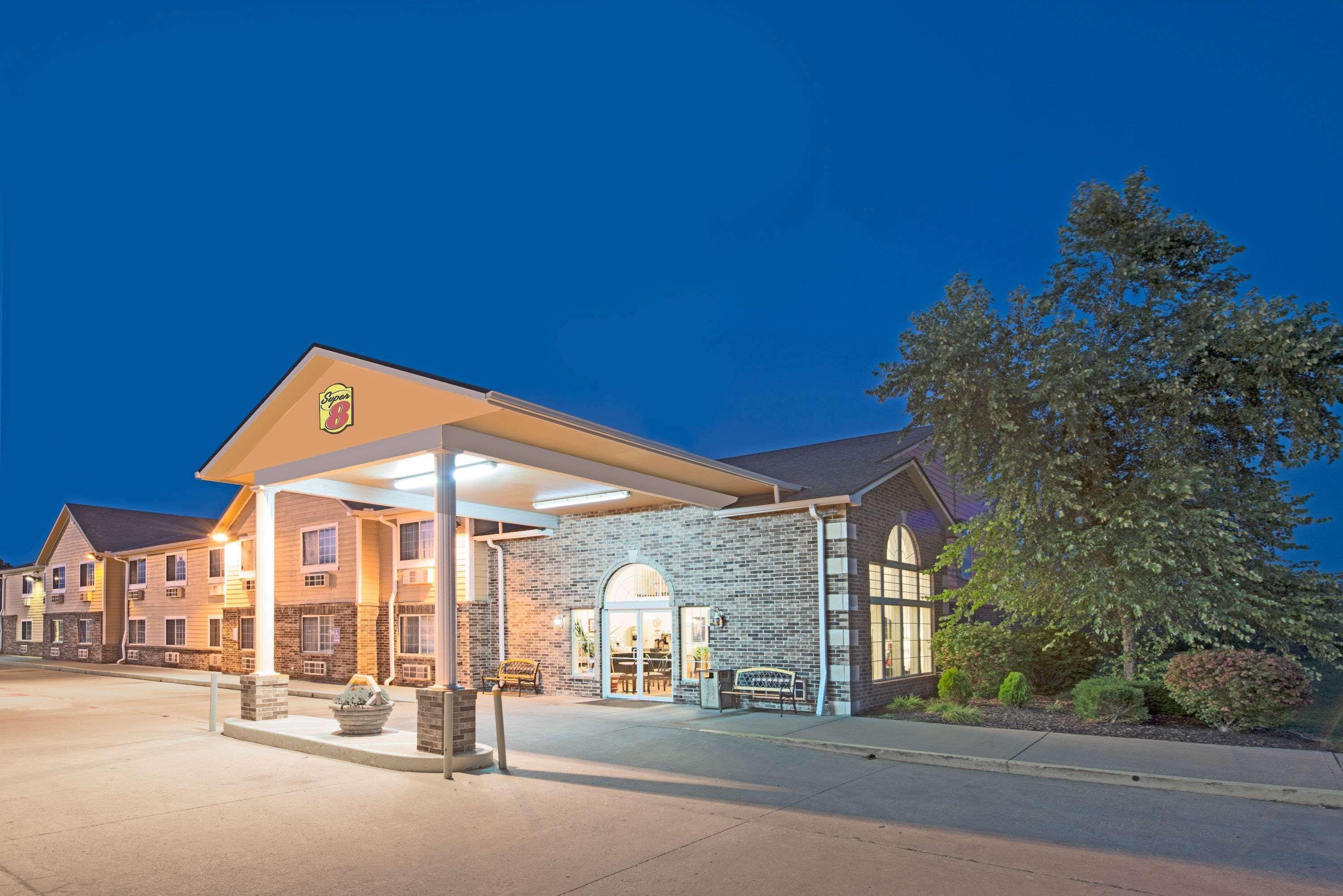 Super 8 By Wyndham Richmond Hotel Buitenkant foto