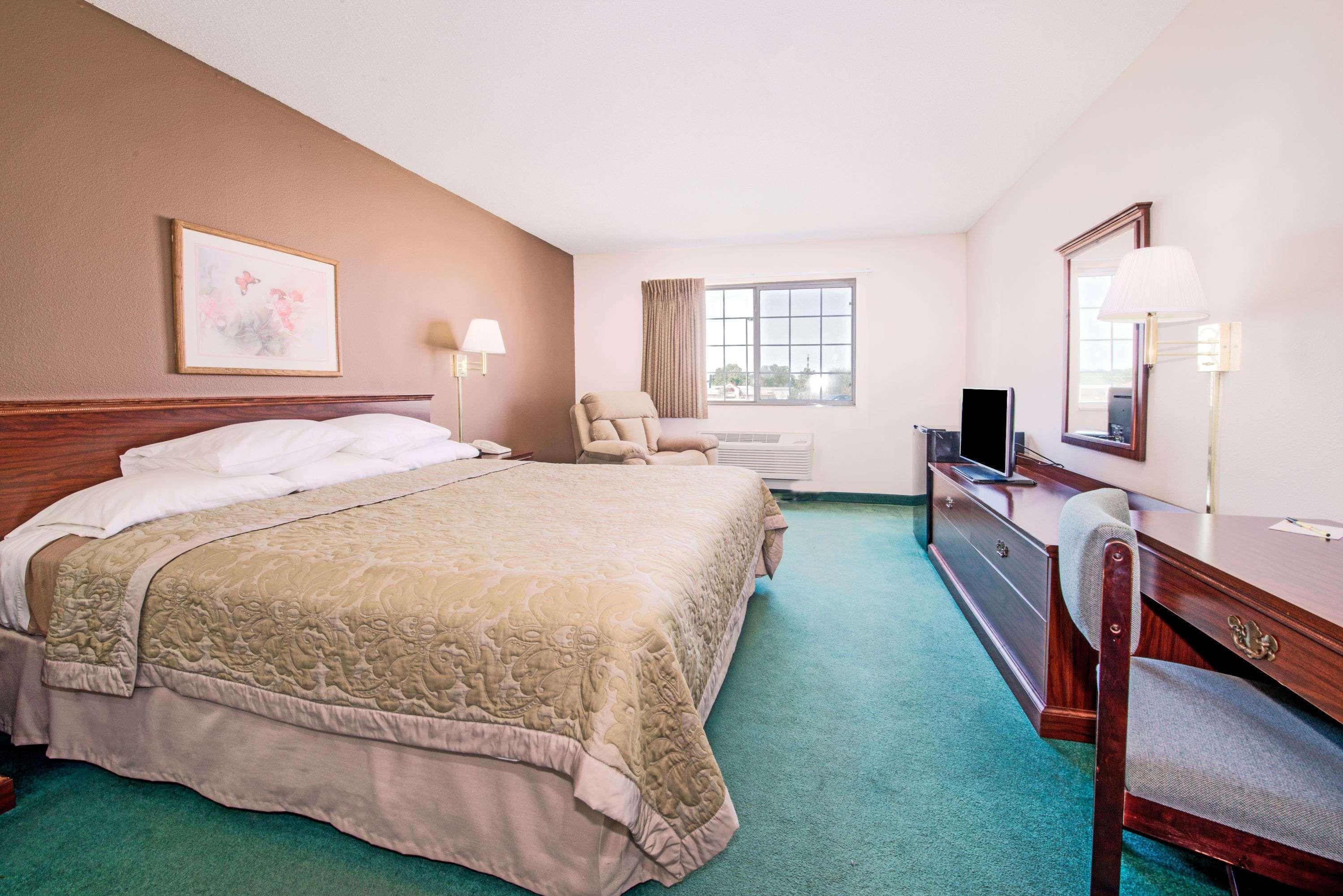 Super 8 By Wyndham Richmond Hotel Buitenkant foto